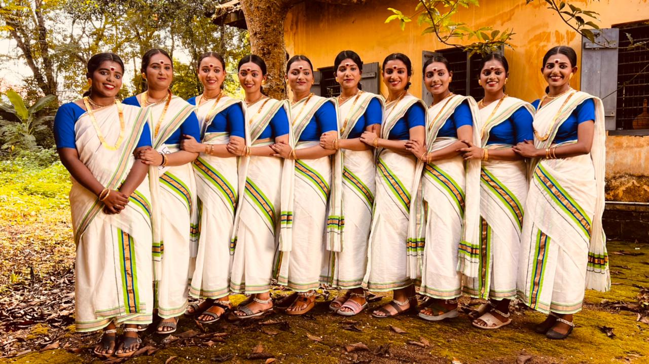 Trending Dress Code Kerala | Group dress Pooram ,Onam ,College Dress code ,Dress  Code Wedding Kerala - YouTube